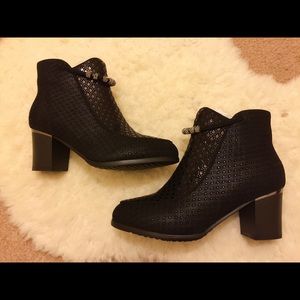 🔥New black suede leather boots with charms